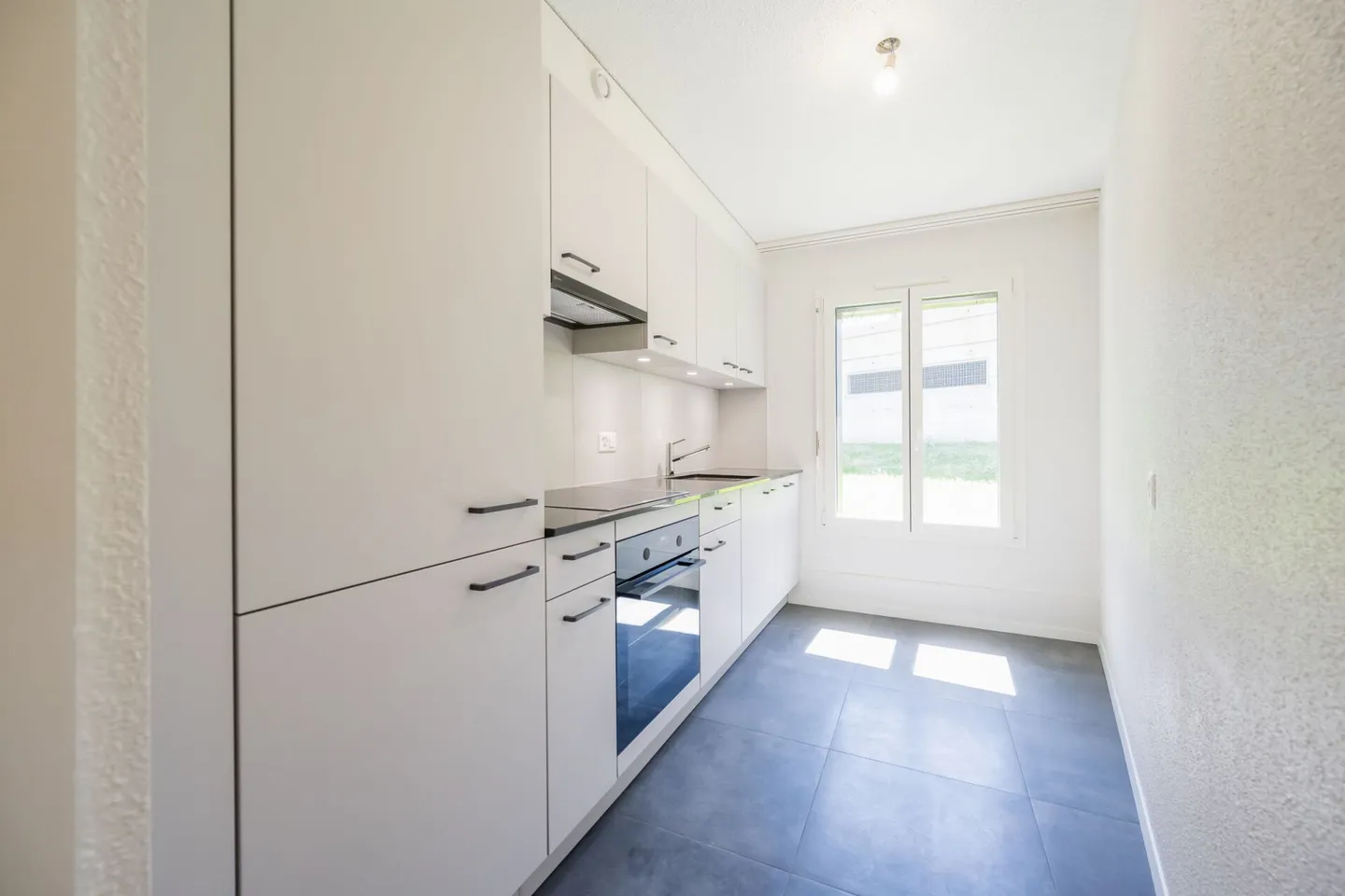 Très bel appartement de 2.5 pièces avec terrasse - Foto 2 di 9