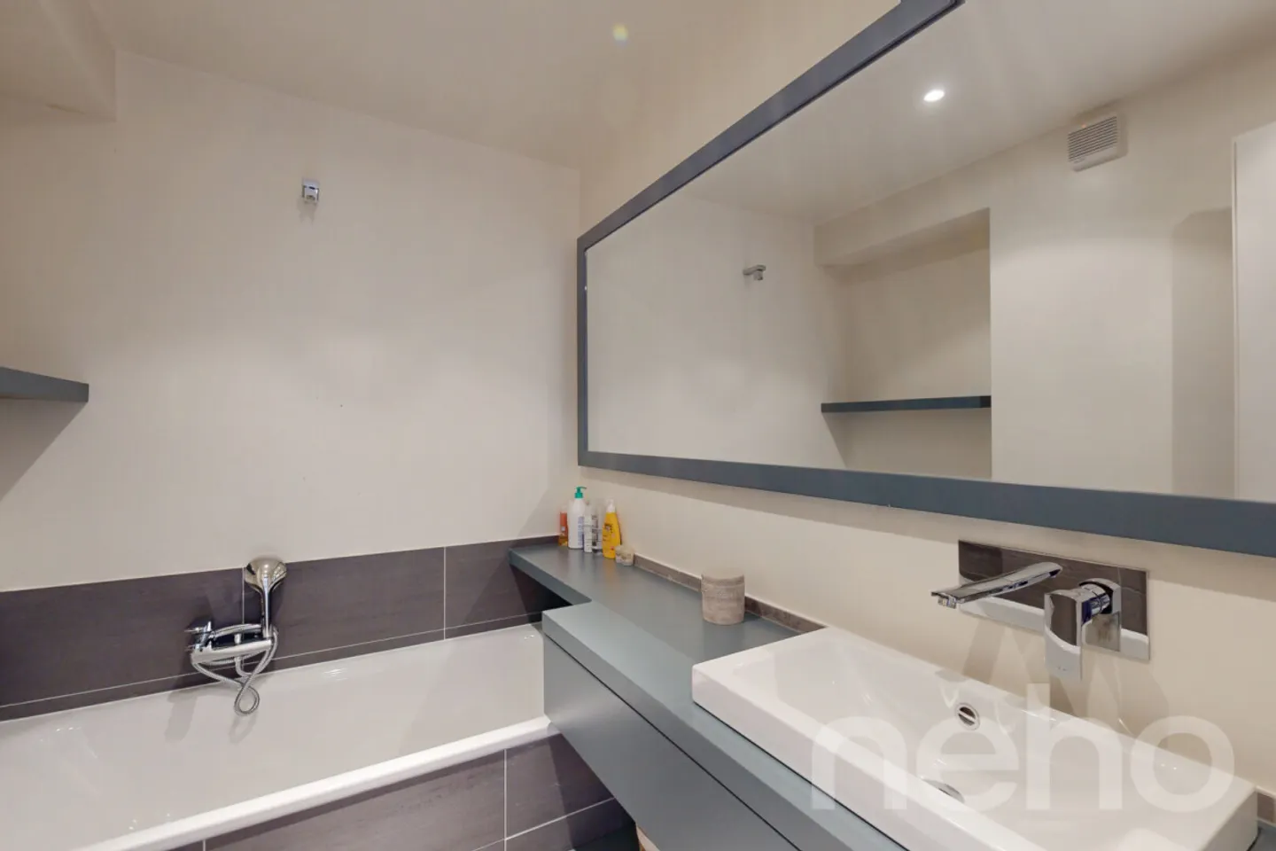 Appartement spacieux avec vue sur le lac - Photo 11 sur 12