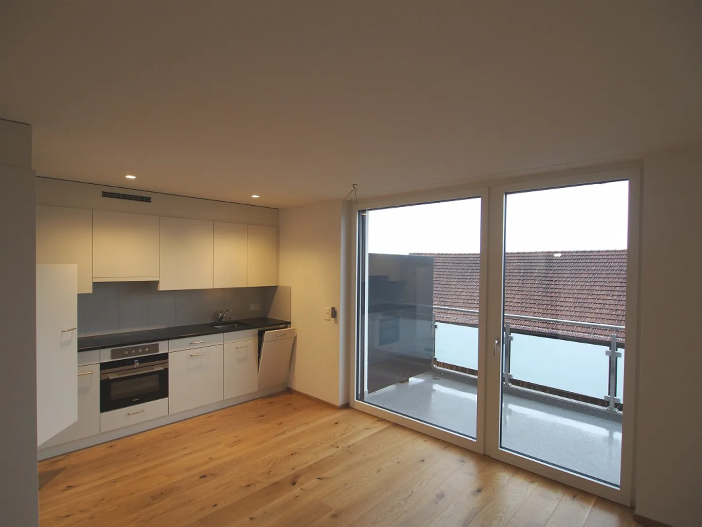 Vivere in un moderno appartamento per anziani con una camera - Foto 1 di 6