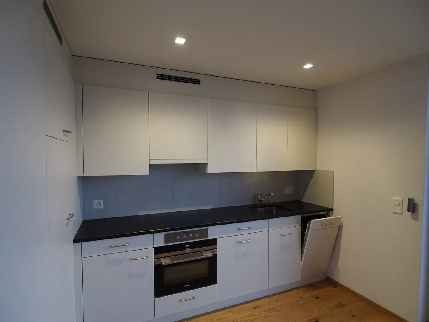 Vivere in un moderno appartamento per anziani con una camera - Foto 2 di 6