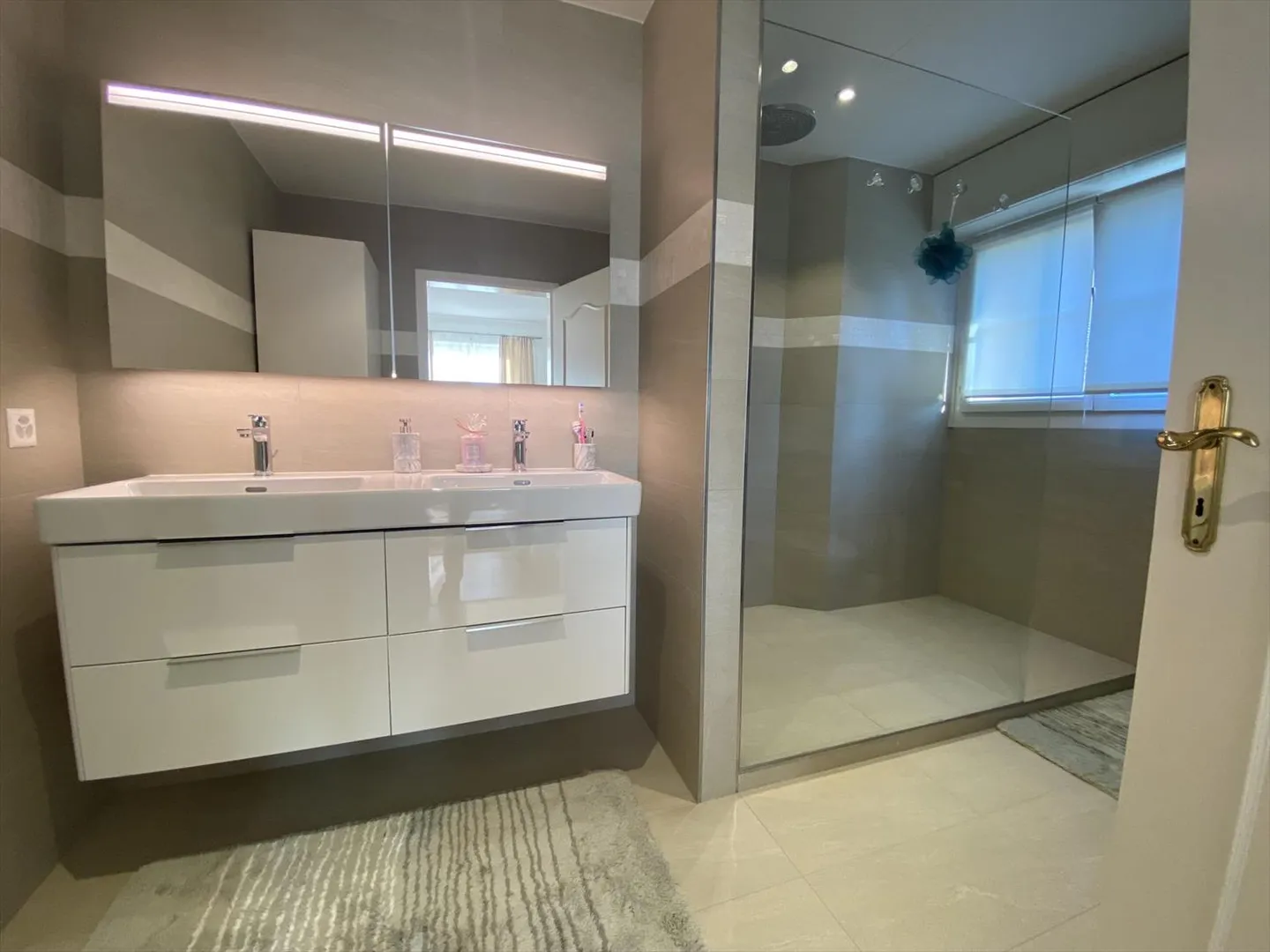 ESCLUSIVITÀ - Villa indipendente di 6 stanze con piscina e giardino - Foto 12 di 13