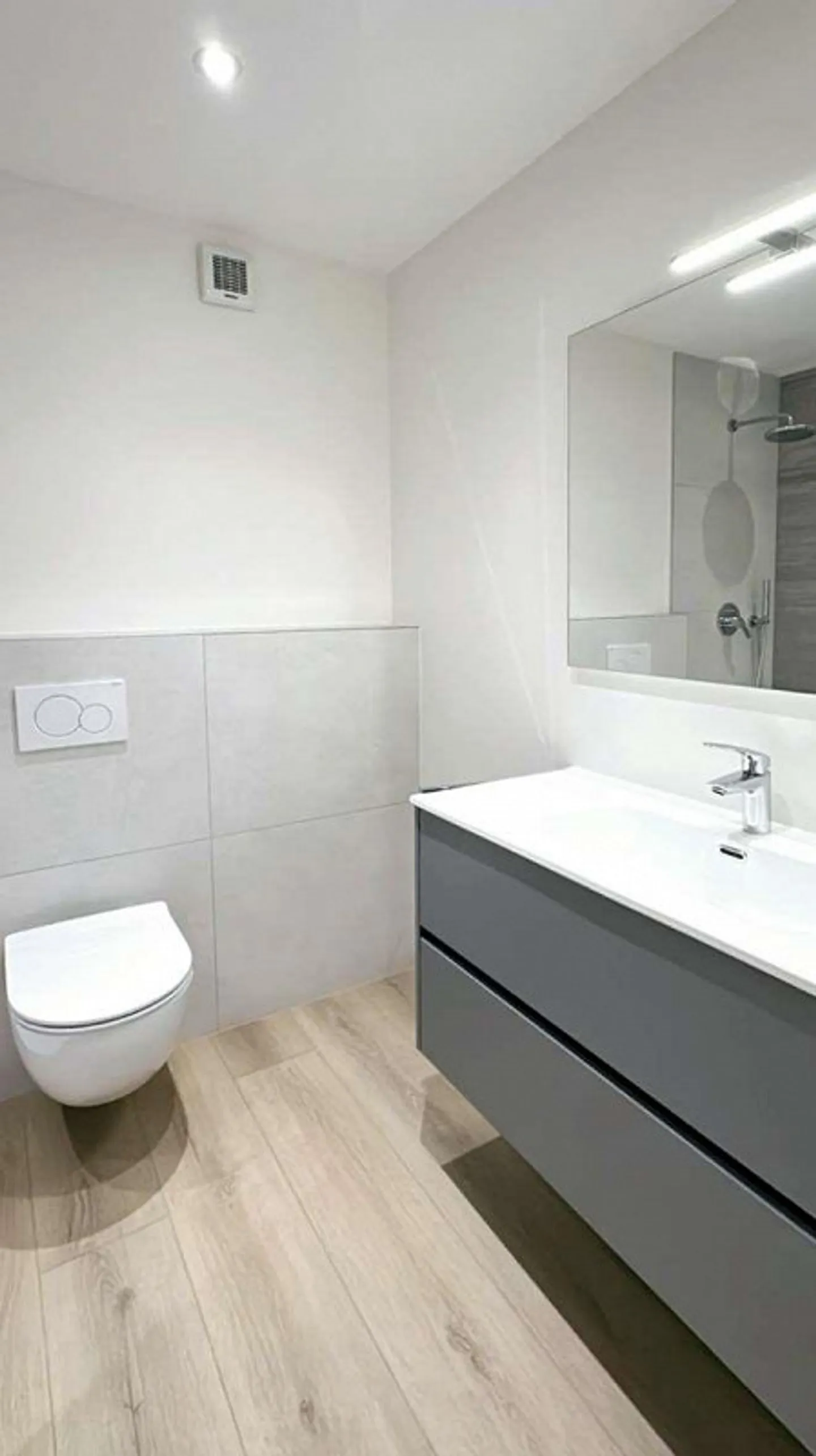 Ristrutturato appartamento di 5,5 locali con terrazzi - Foto 8 di 8