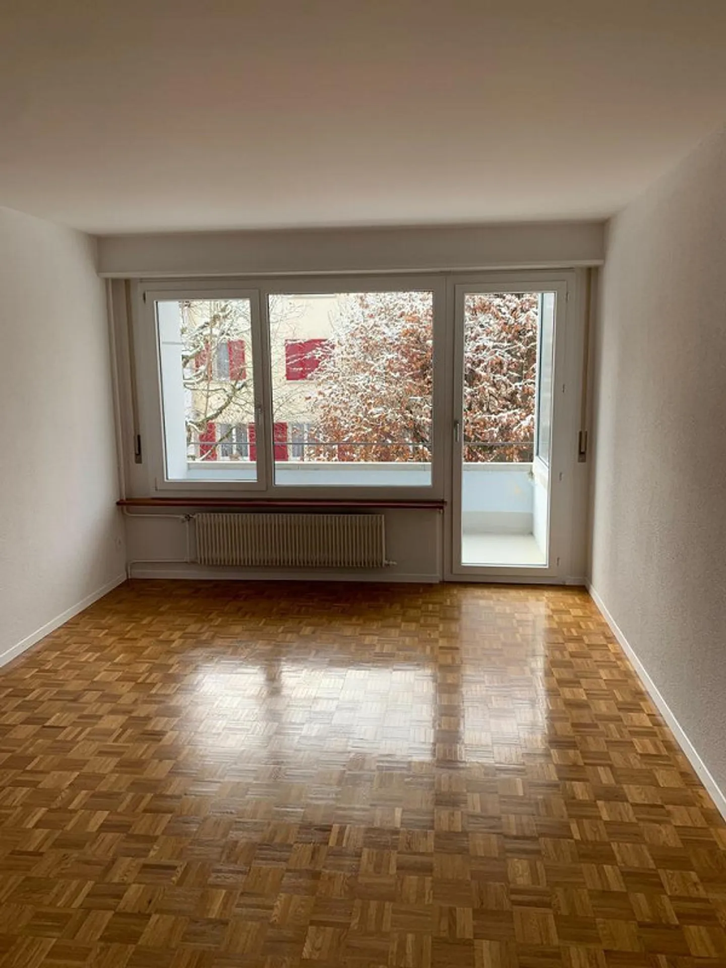 Appartement 3 pièces dans un emplacement calme directement près de la piscine Weiermatt - Photo 3 sur 9