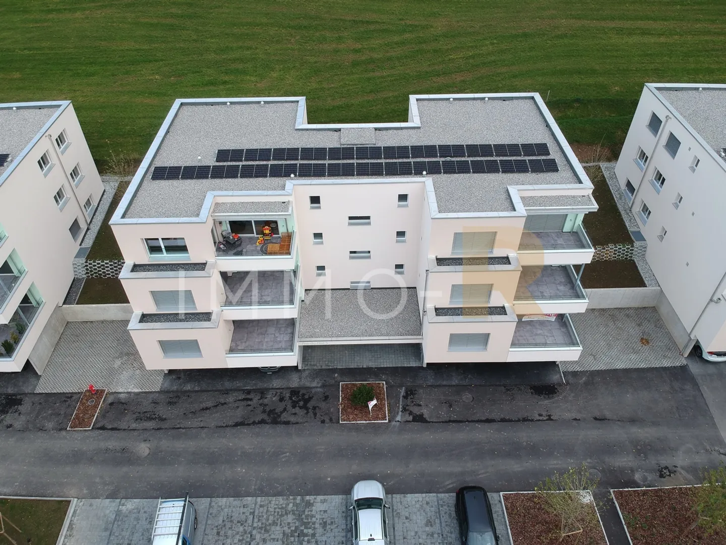 Appartement Moderne avec Balcons - Photo 2 sur 6