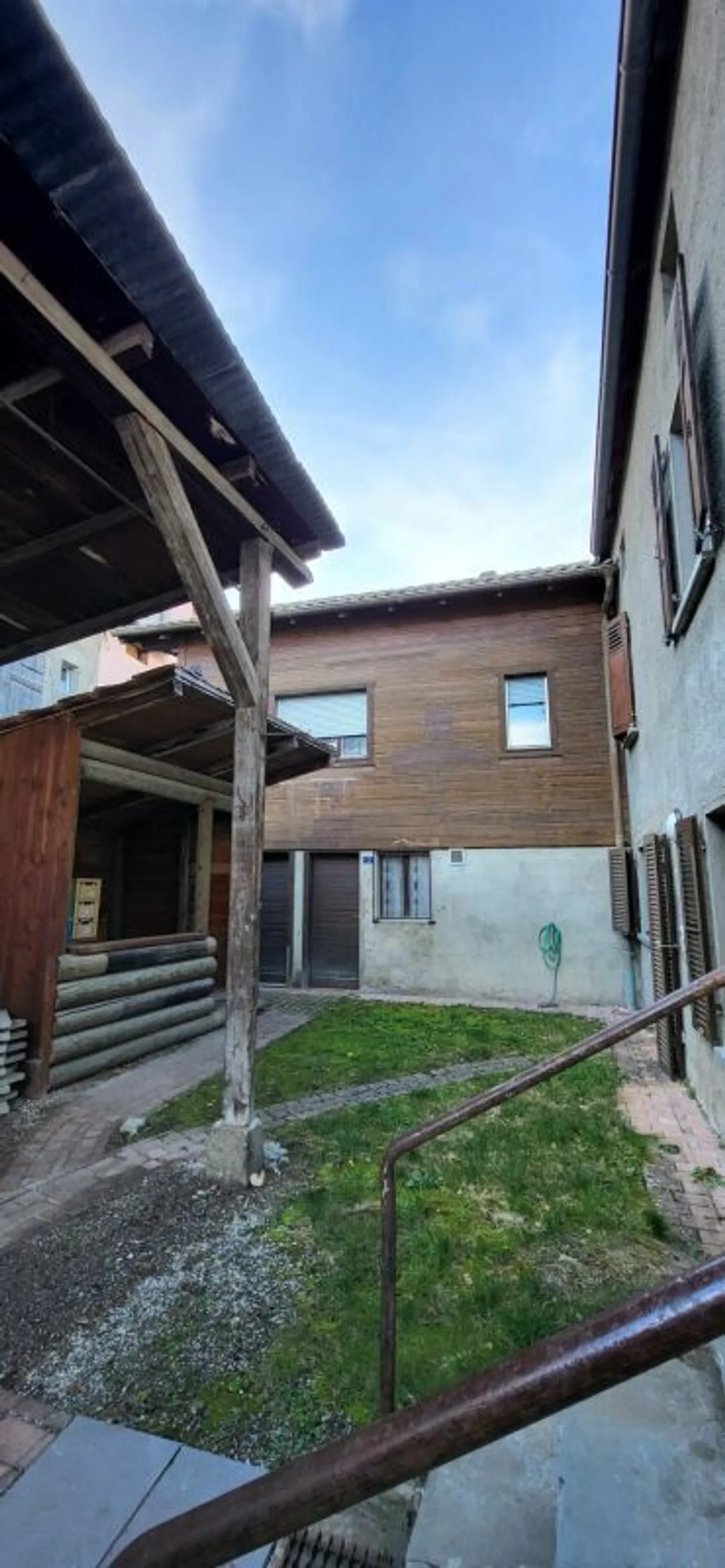 Appartement de 4 pièces à rénover - Foto 1 von 7