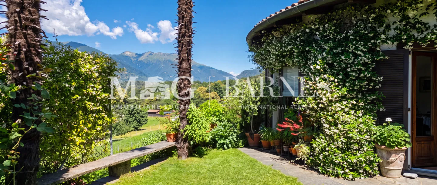 Appartamento elegante con giardino - Foto 2 di 12
