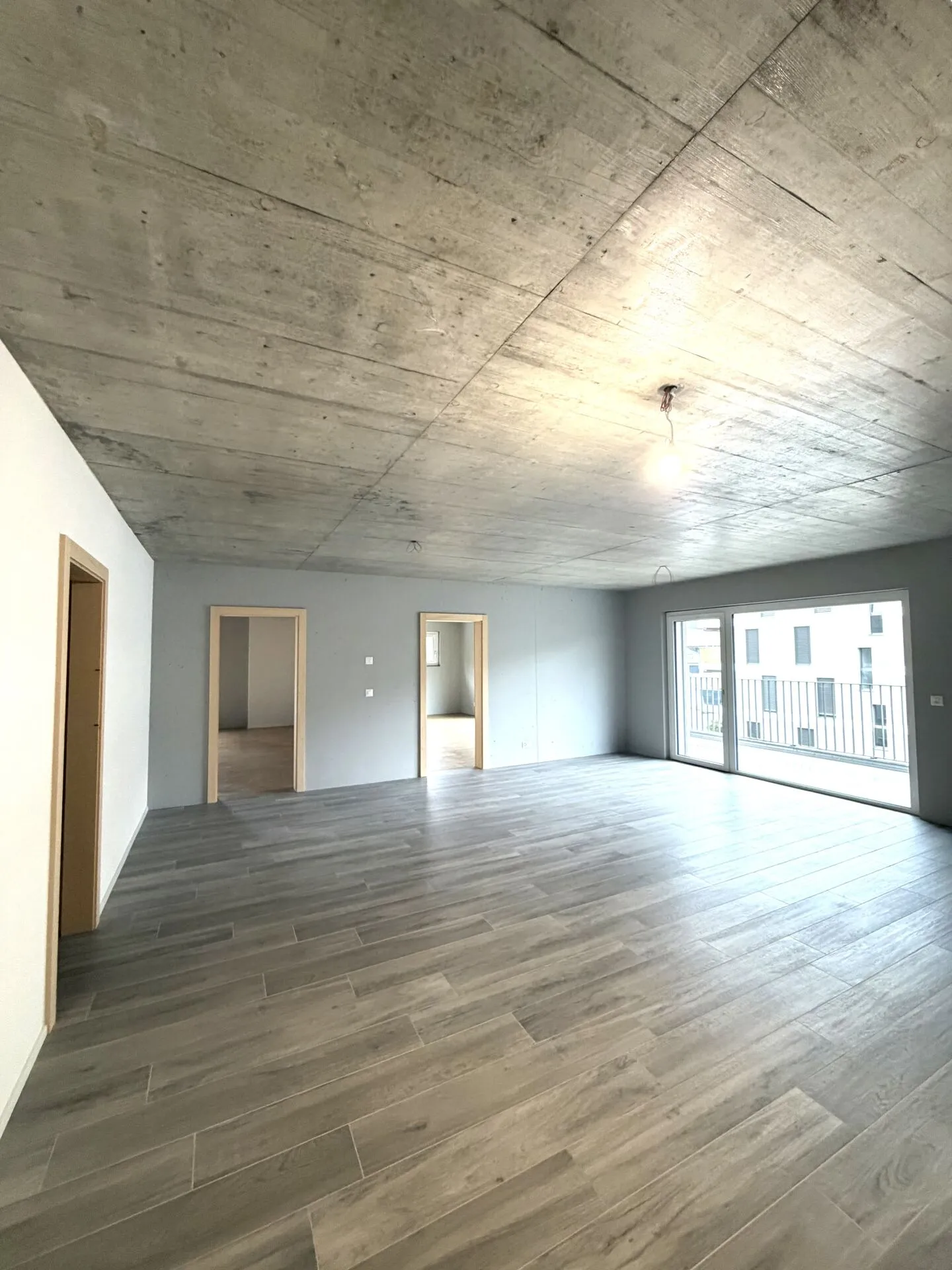 Magnificent commercial space ideally located just steps from the Châtel-St-Denis train station - Photo 2 of 12