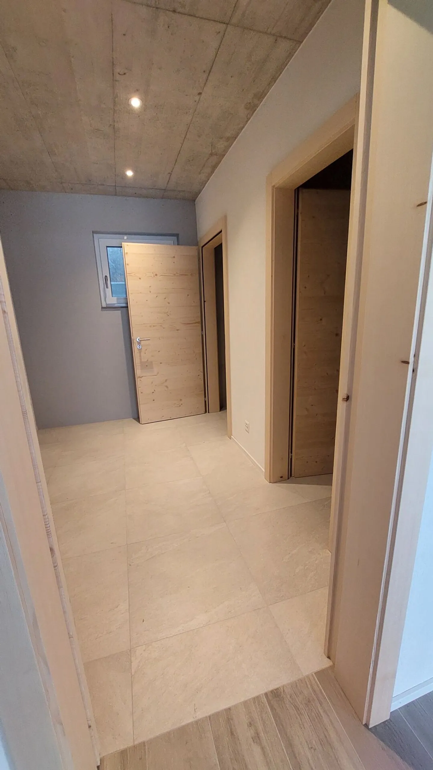 Magnificent commercial space ideally located just steps from the Châtel-St-Denis train station - Photo 6 of 12