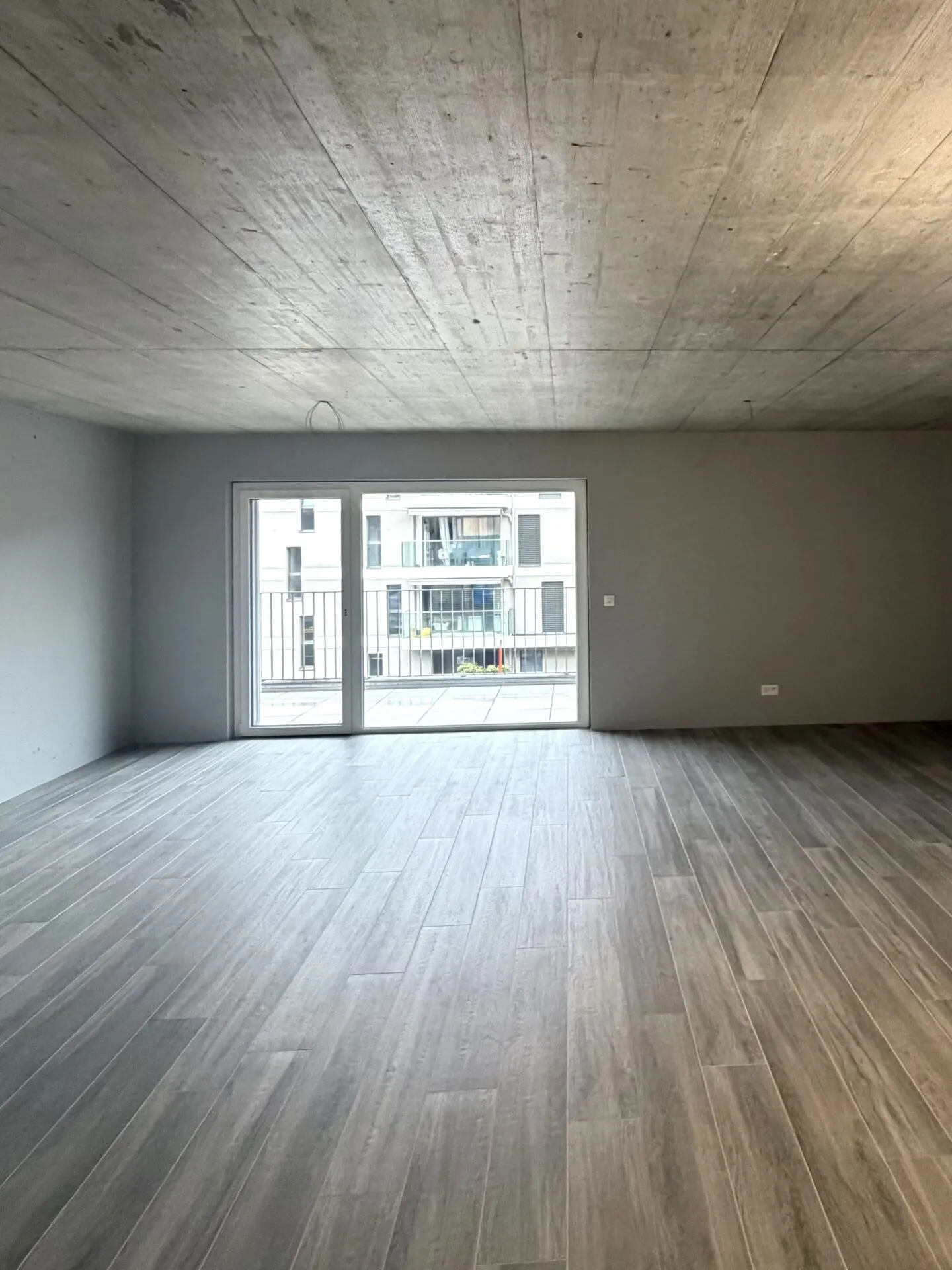 Magnificent commercial space ideally located just steps from the Châtel-St-Denis train station - Photo 7 of 12