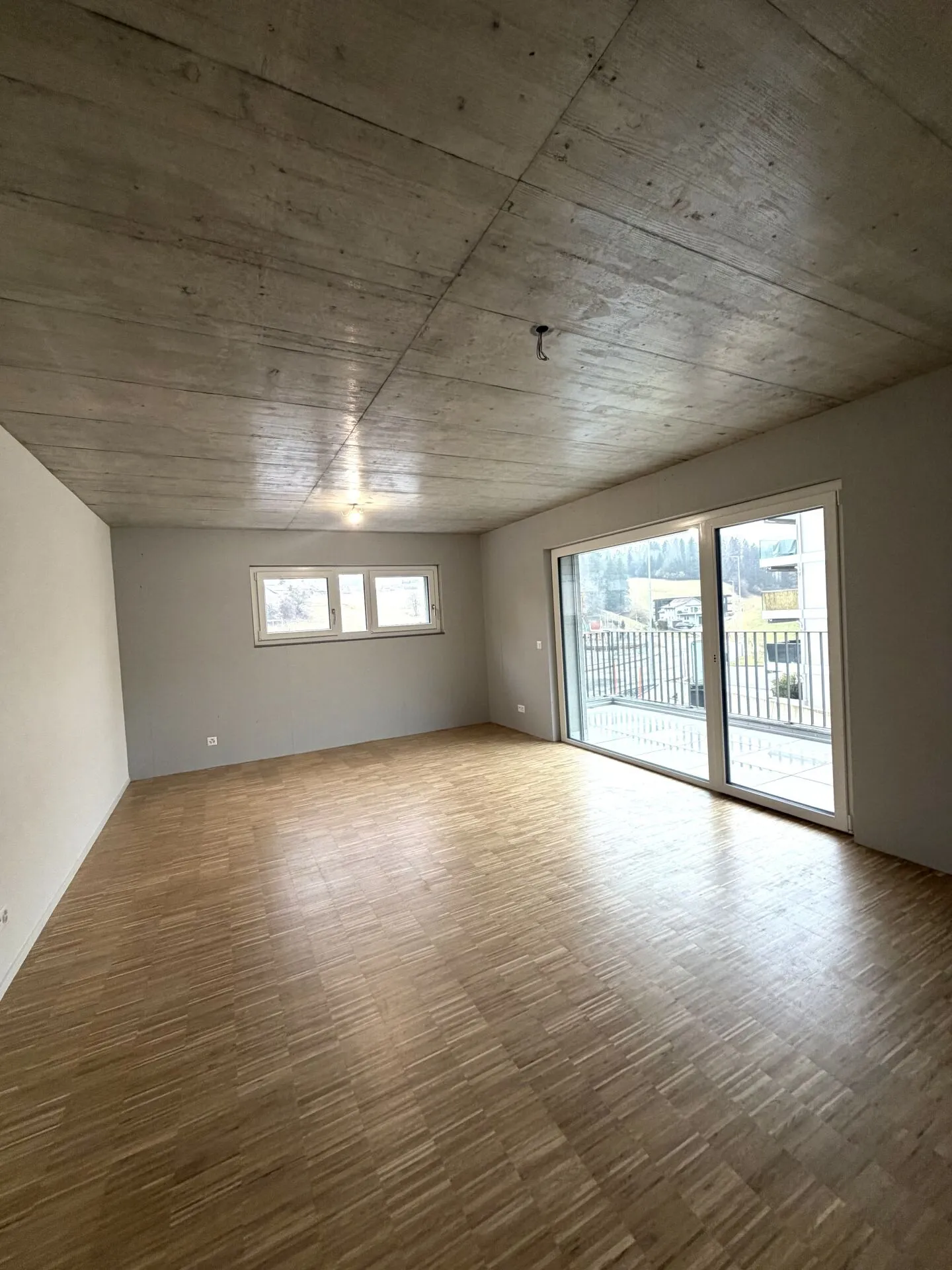 Magnificent commercial space ideally located just steps from the Châtel-St-Denis train station - Photo 3 of 12