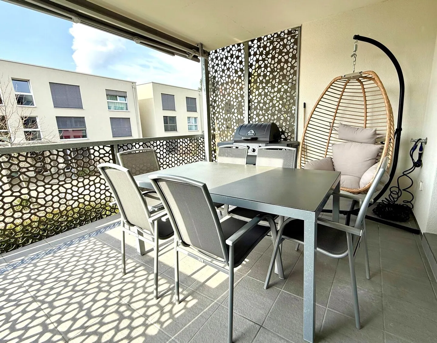 Spacious, modern 4.5-room apartment in an attractive location - Photo 1 of 13