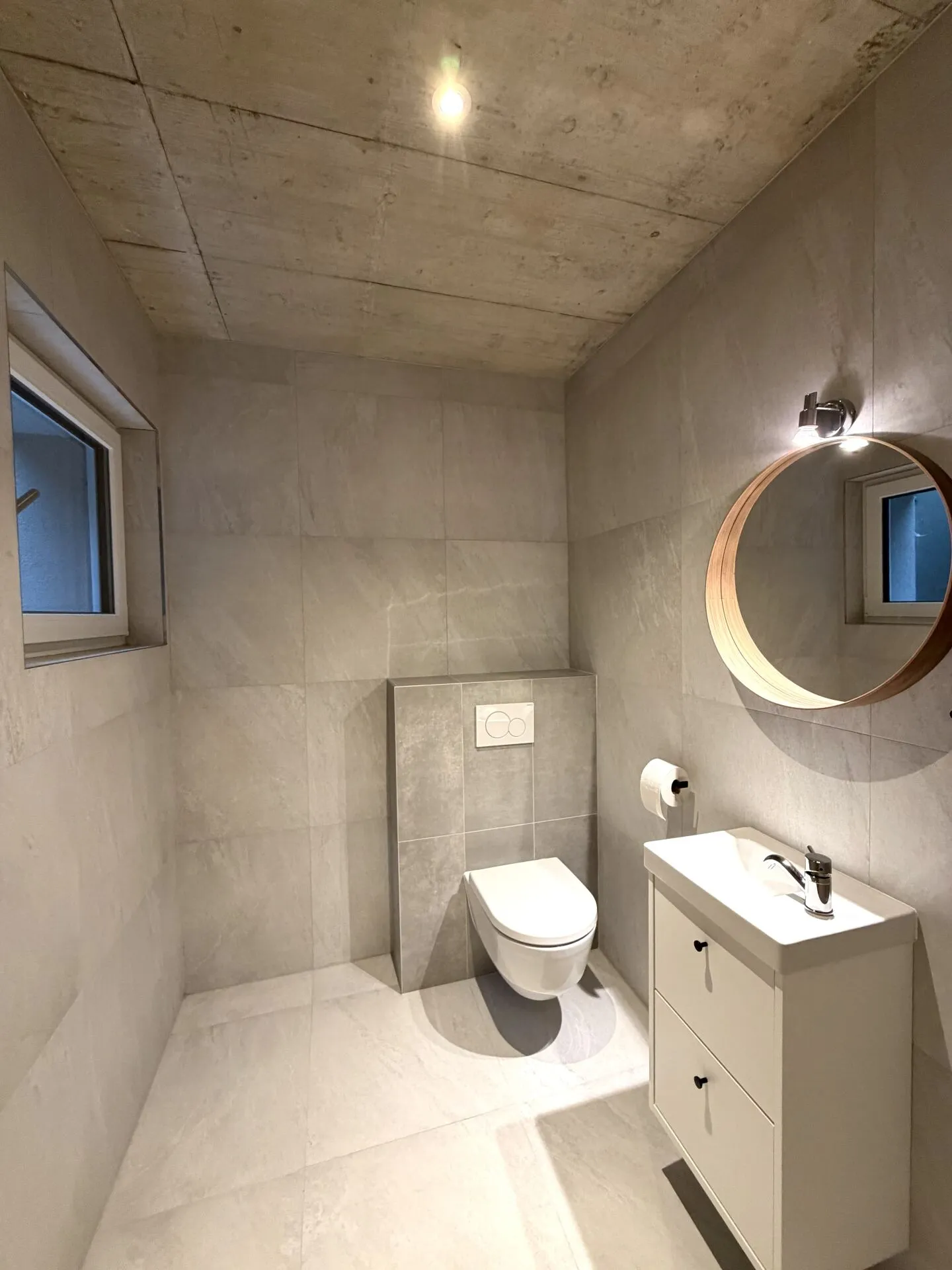 Magnificent commercial space ideally located just steps from the Châtel-St-Denis train station - Photo 10 of 12