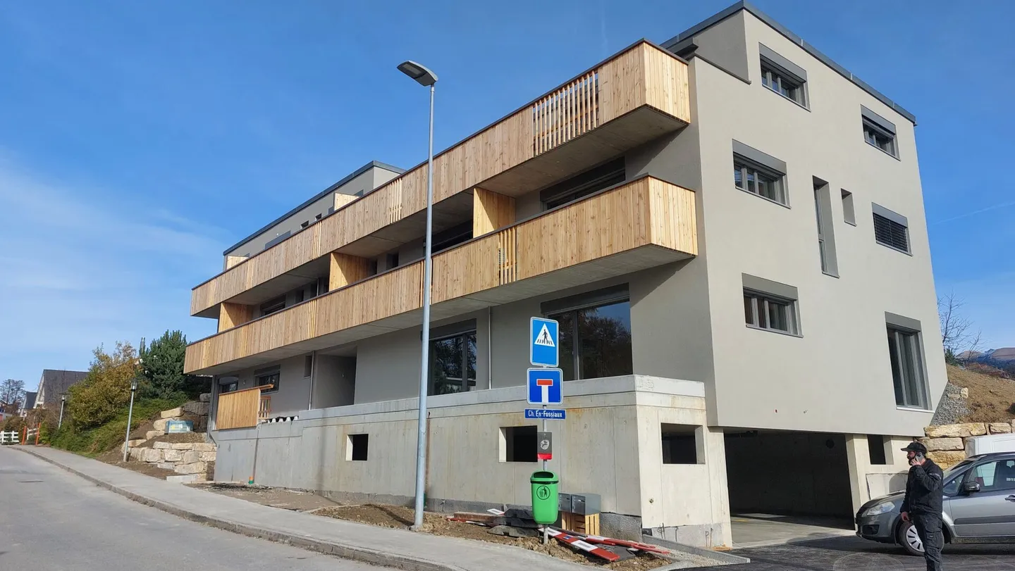 Magnificent commercial space ideally located just steps from the Châtel-St-Denis train station - Photo 12 of 12