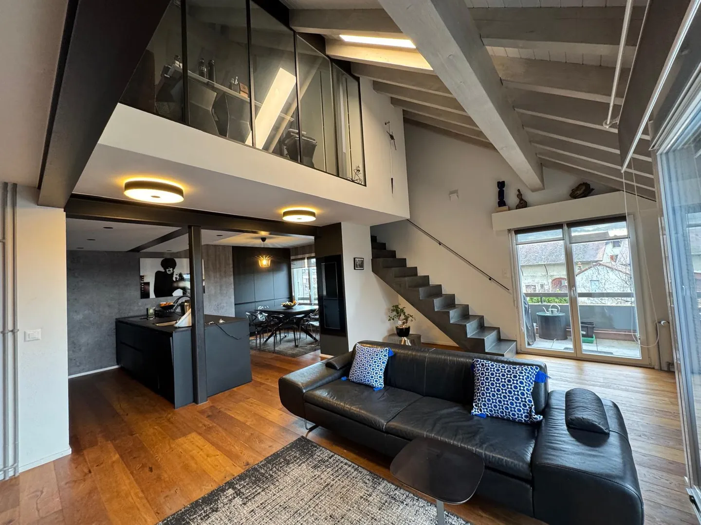 Ampio e superbo appartamento di 165 m2, 4 camere da letto - Foto 1 di 13