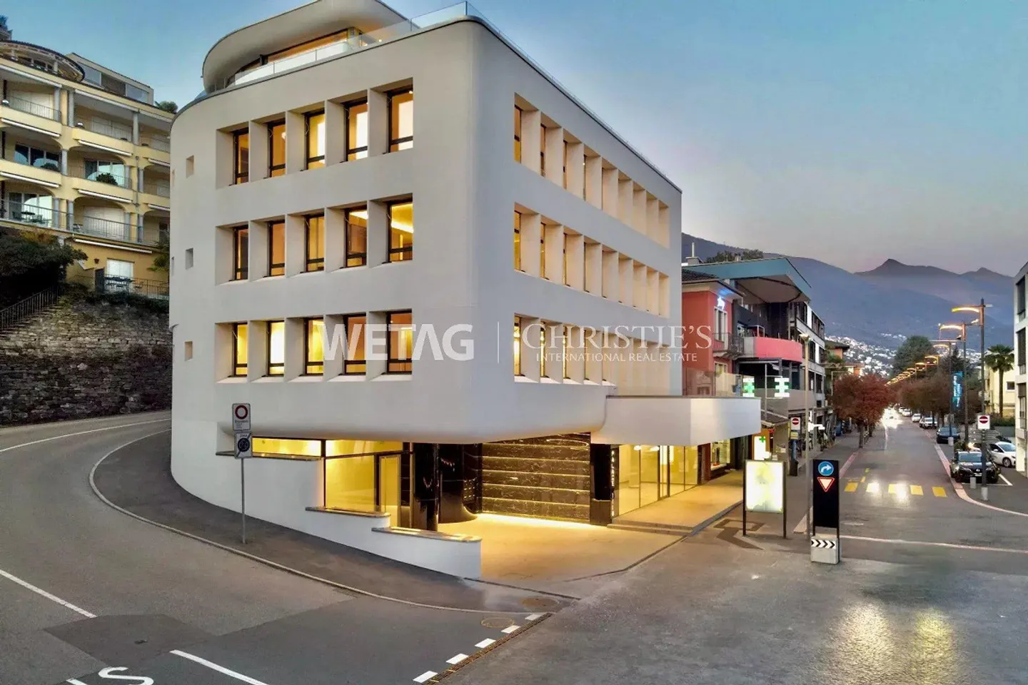 Appartamento moderno e di alta qualità di 3,5 locali con terrazza ad Ascona in vendita - Foto 1 di 10