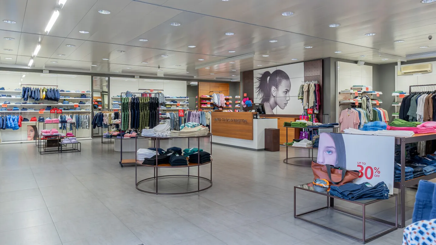 Versatile Commercial Property in the Center of Visp - Photo 5 of 6