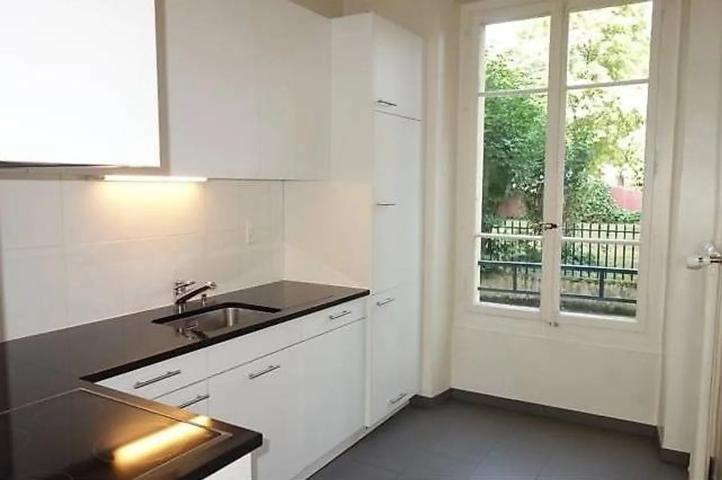 Helles Apartment in Jonction - Foto 1 von 4