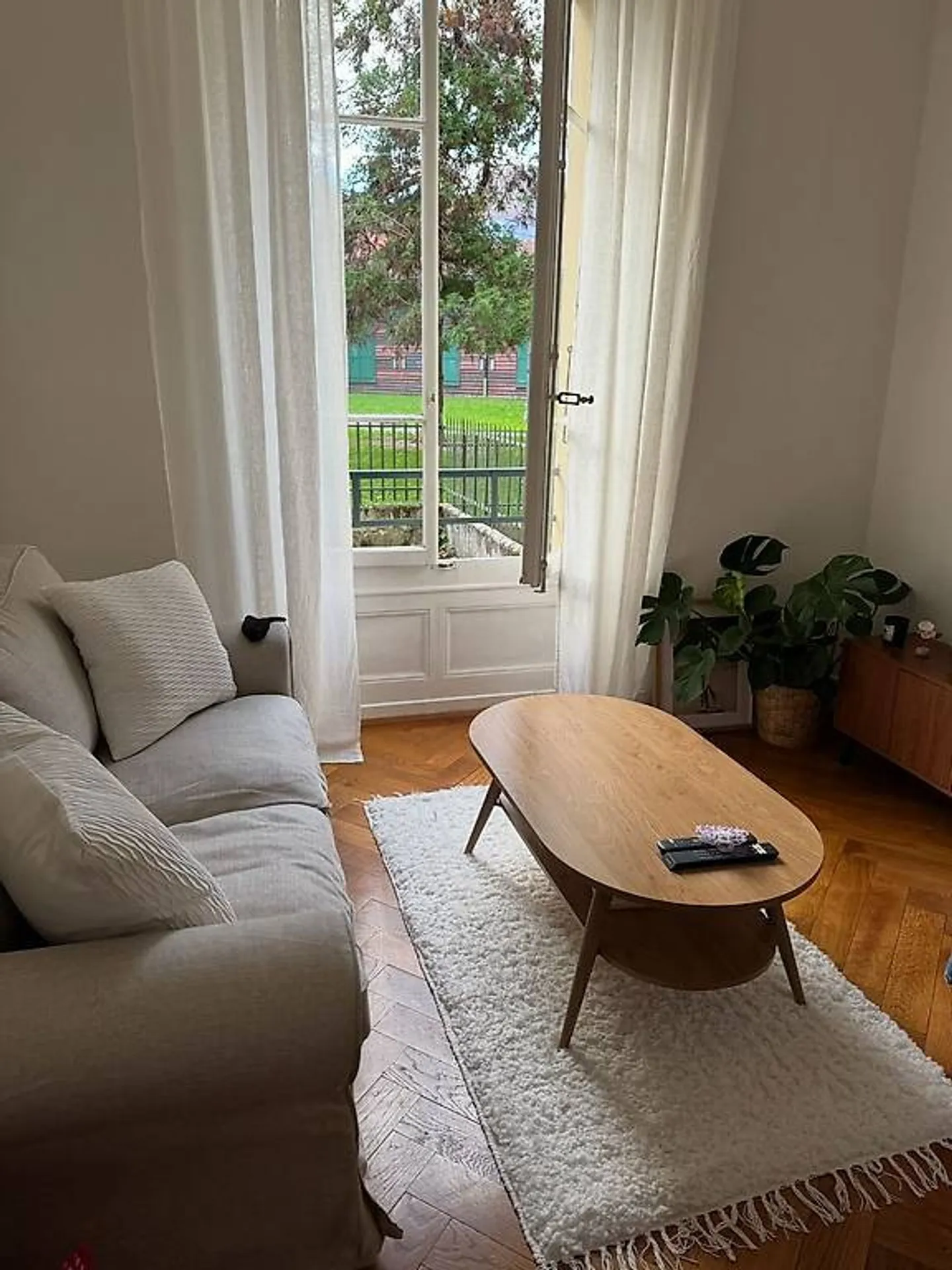 Helles Apartment in Jonction - Foto 3 von 4