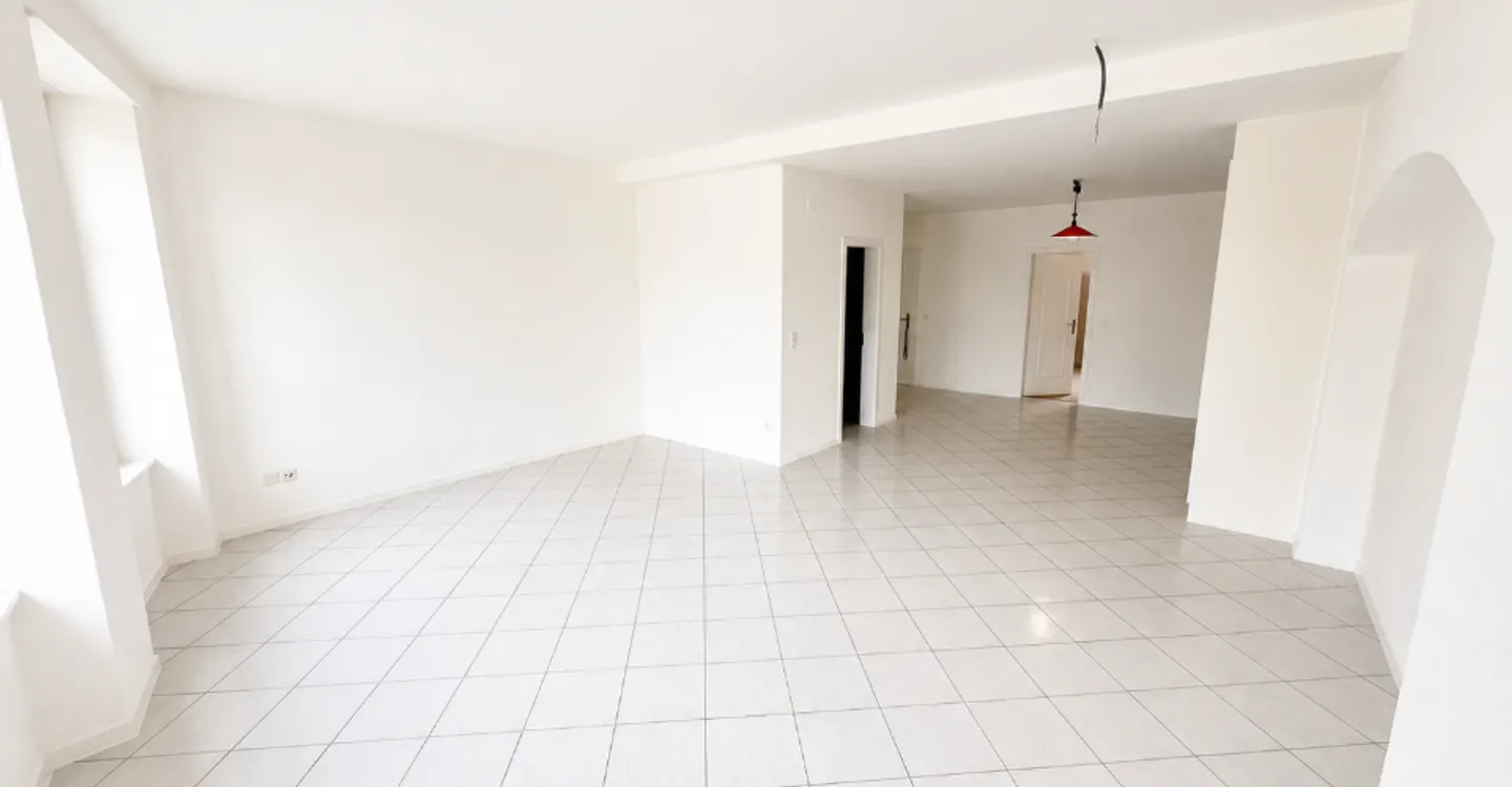 Charming 2.5 rooms in the heart of Porrentruy - Photo 2 of 12