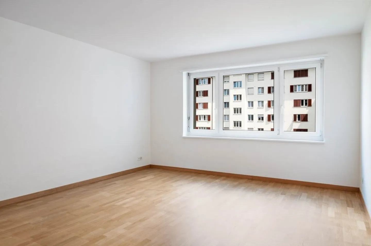 Appartamento moderno con balcone - Foto 4 di 6