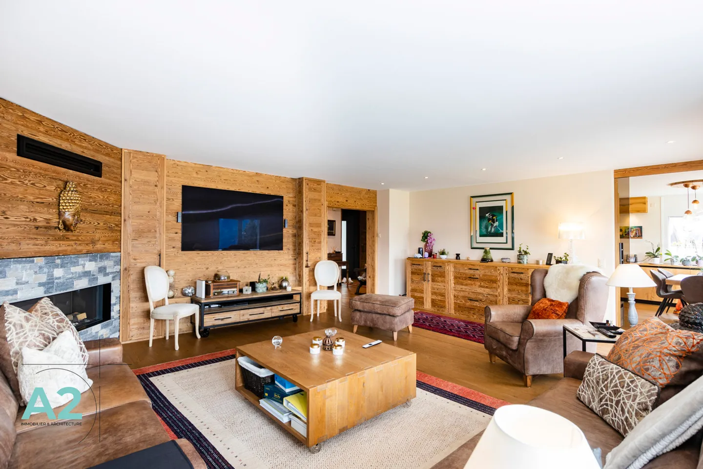 LUXURY 9-ROOM CHALET WITH OUTDOOR POOL AND JACUZZI - Photo 4 of 13