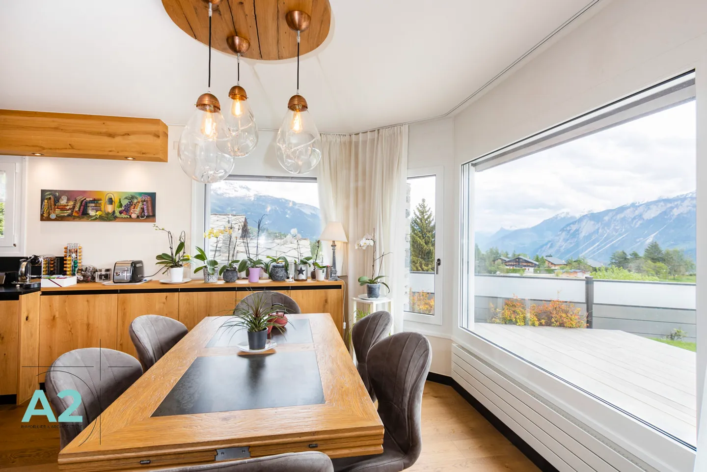 LUXURY 9-ROOM CHALET WITH OUTDOOR POOL AND JACUZZI - Photo 7 of 13