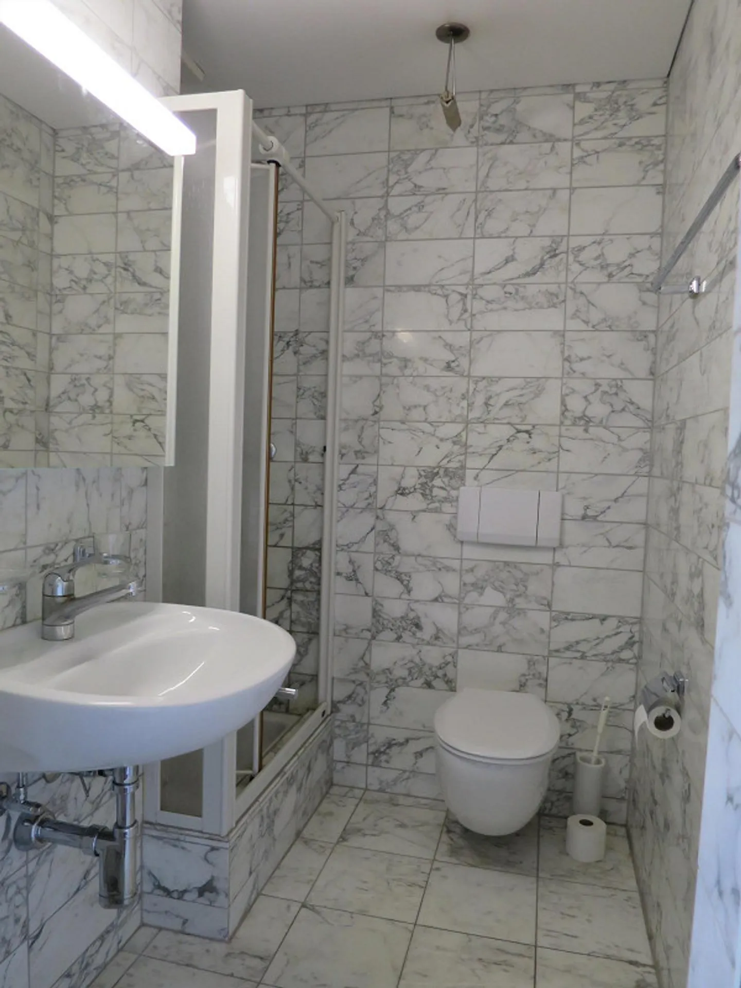 Ampia e luminosa camera per studenti in villa storica - Foto 4 di 4