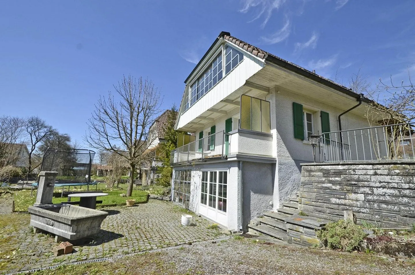 5.5 Zimmer-Einfamilienhau mit grosszügigem Garten - Foto 1 von 11
