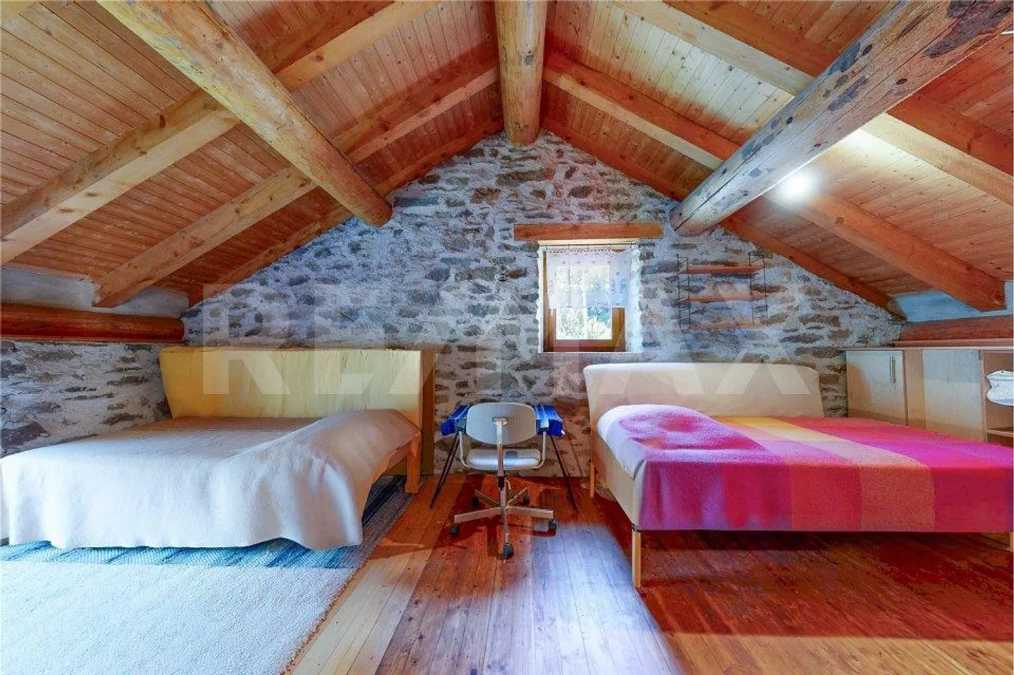 Affascinante casa in pietra con terrazza - Foto 13 di 13