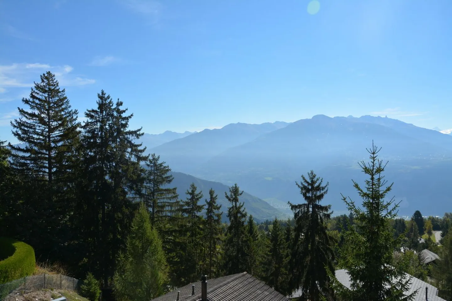Chalet with Stunning Alpine Views - Photo 3 of 13