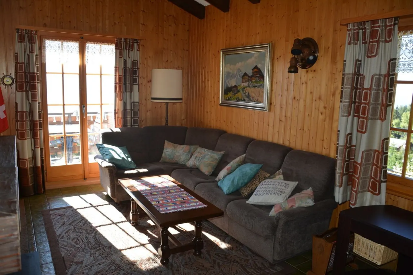 Chalet with Stunning Alpine Views - Photo 7 of 13