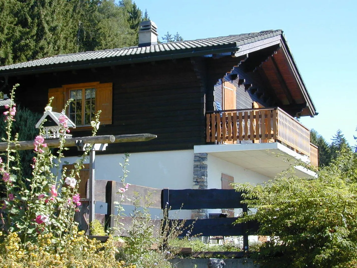 Chalet with Stunning Alpine Views - Photo 2 of 13