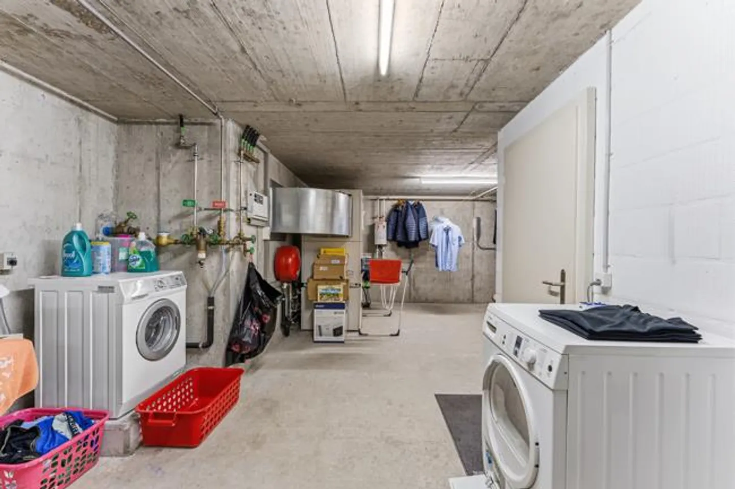 Casa angolare ben tenuta in una posizione tranquilla - Foto 16 di 17