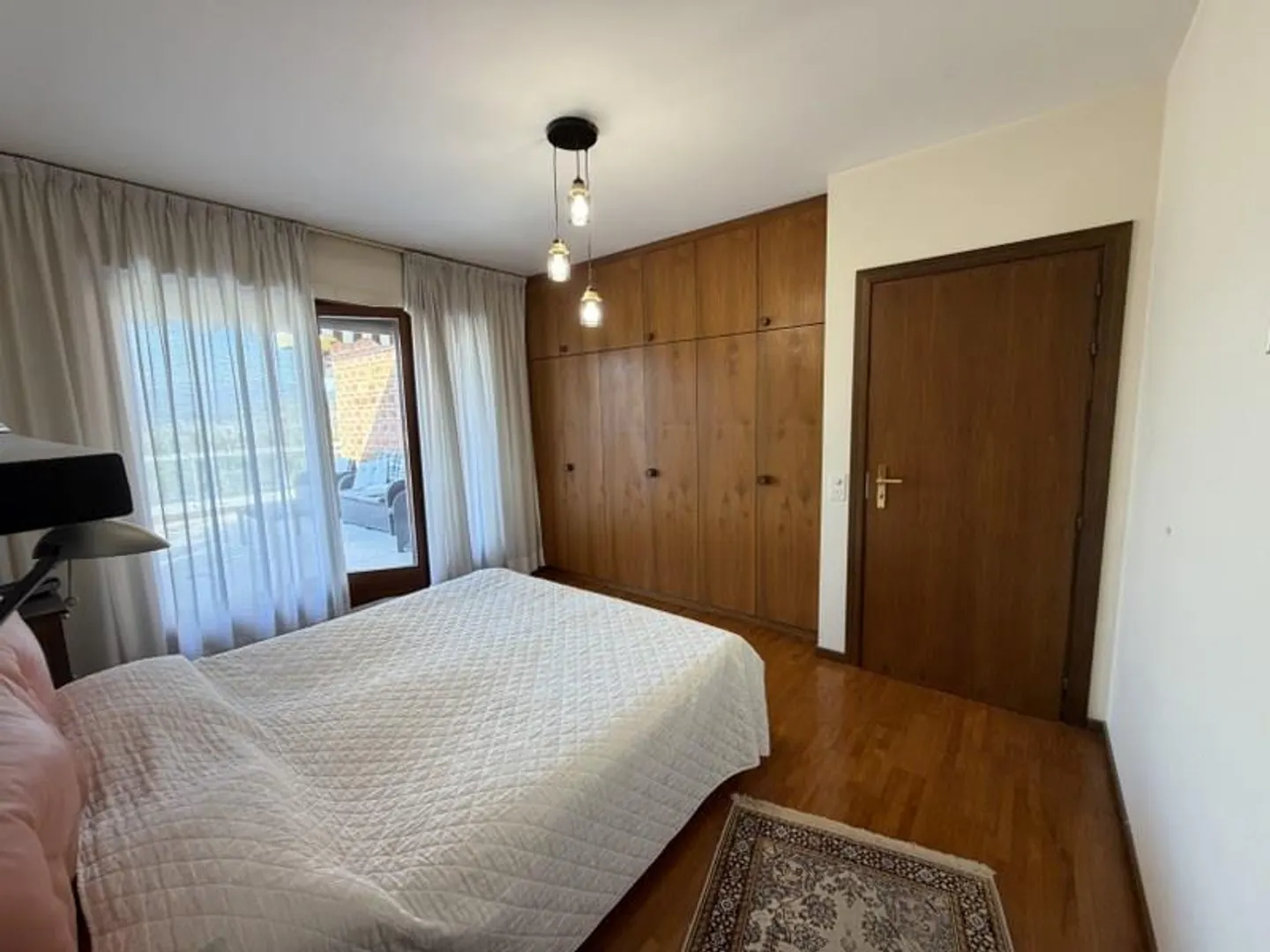 ELEGANTE DACHGESCHOSSWOHNUNG MIT PANORAMATERRASSE UND SEEBLICK - Foto 12 von 13