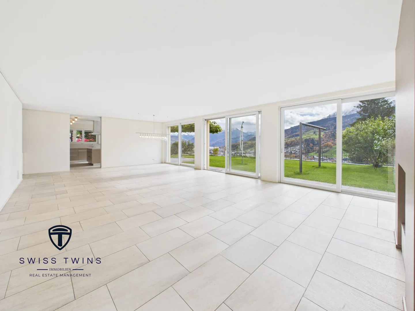 Esperienza abitativa spaziosa e moderna con vista mozzafiato a Sonnenberg - Foto 3 di 22