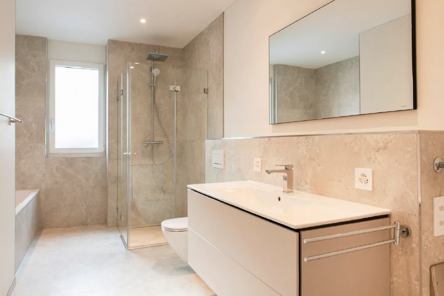 Neubau-Gartenwohnung (w1) mit Sitzplatz, Privatgarten, Lift, Keller und 1 AEHP - Photo 5 of 7