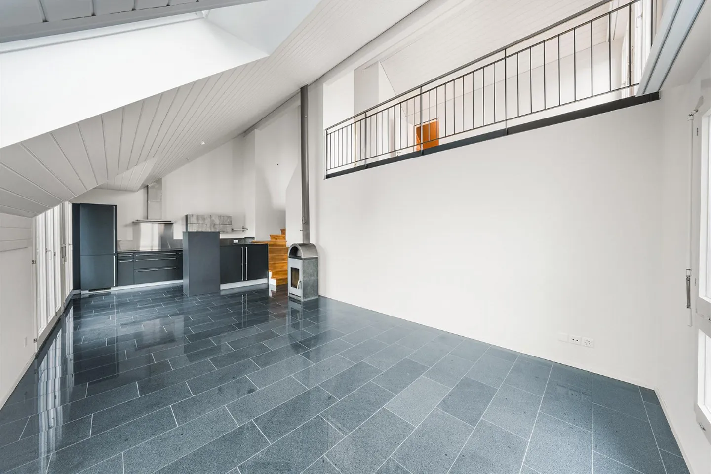 Maisonette spacieuse avec balcons - Photo 9 sur 13