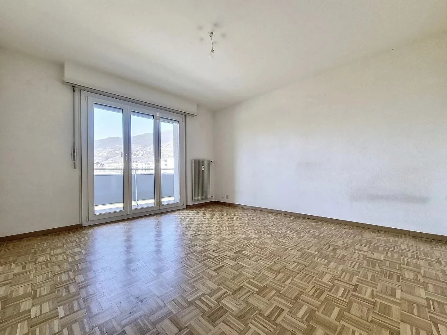 In affitto appartamento di 4 locali al 3° piano a Sierre - Foto 2 di 7