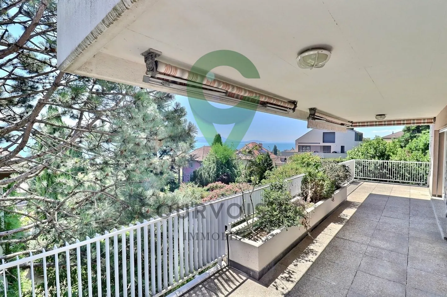 Magnifico appartamento di 2,5 locali ristrutturato con gusto a Pully - Foto 6 di 9