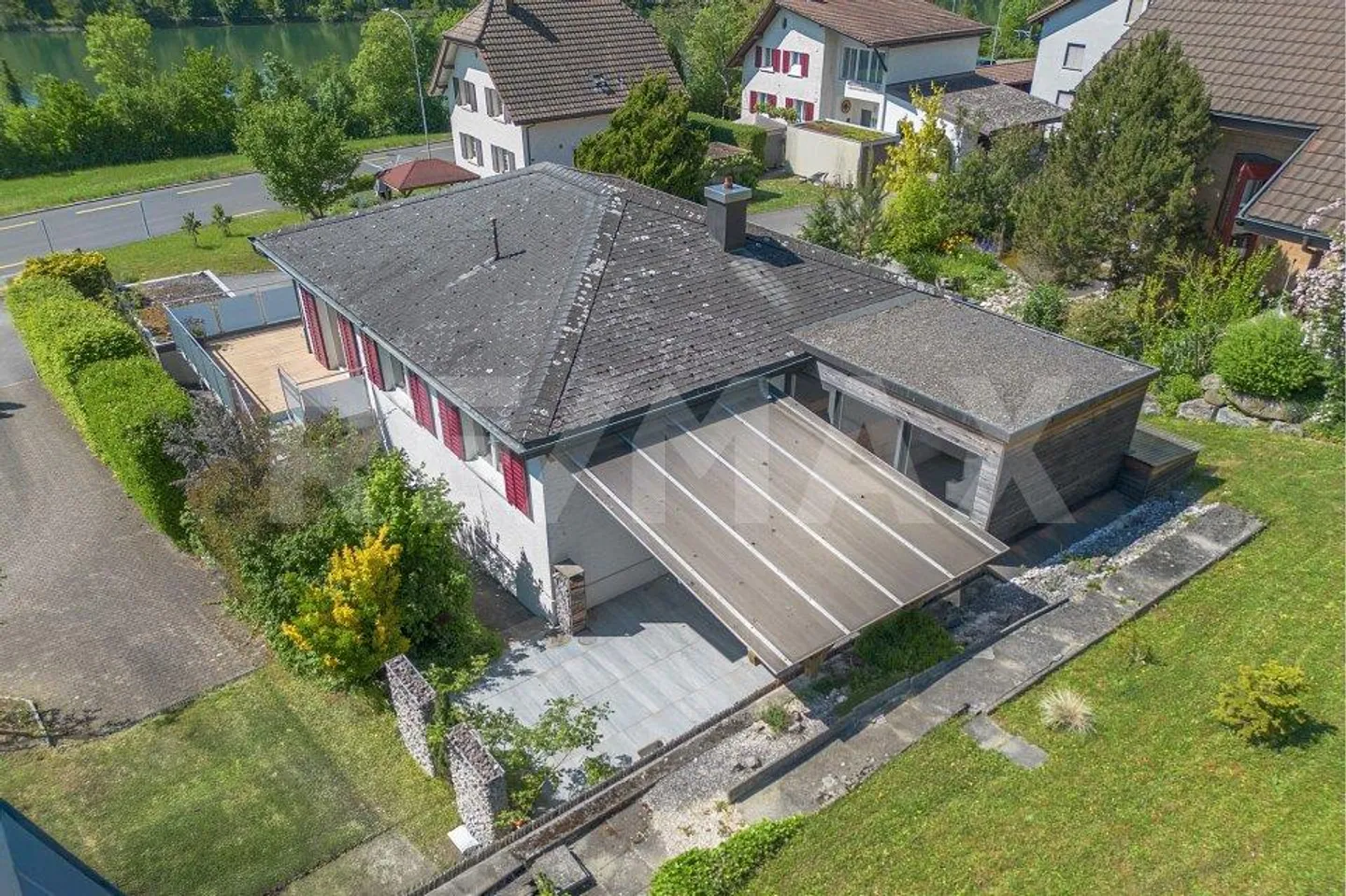 Maison individuelle de 5 pièces avec pergola couverte et jardin d'hiver - Photo 3 sur 13