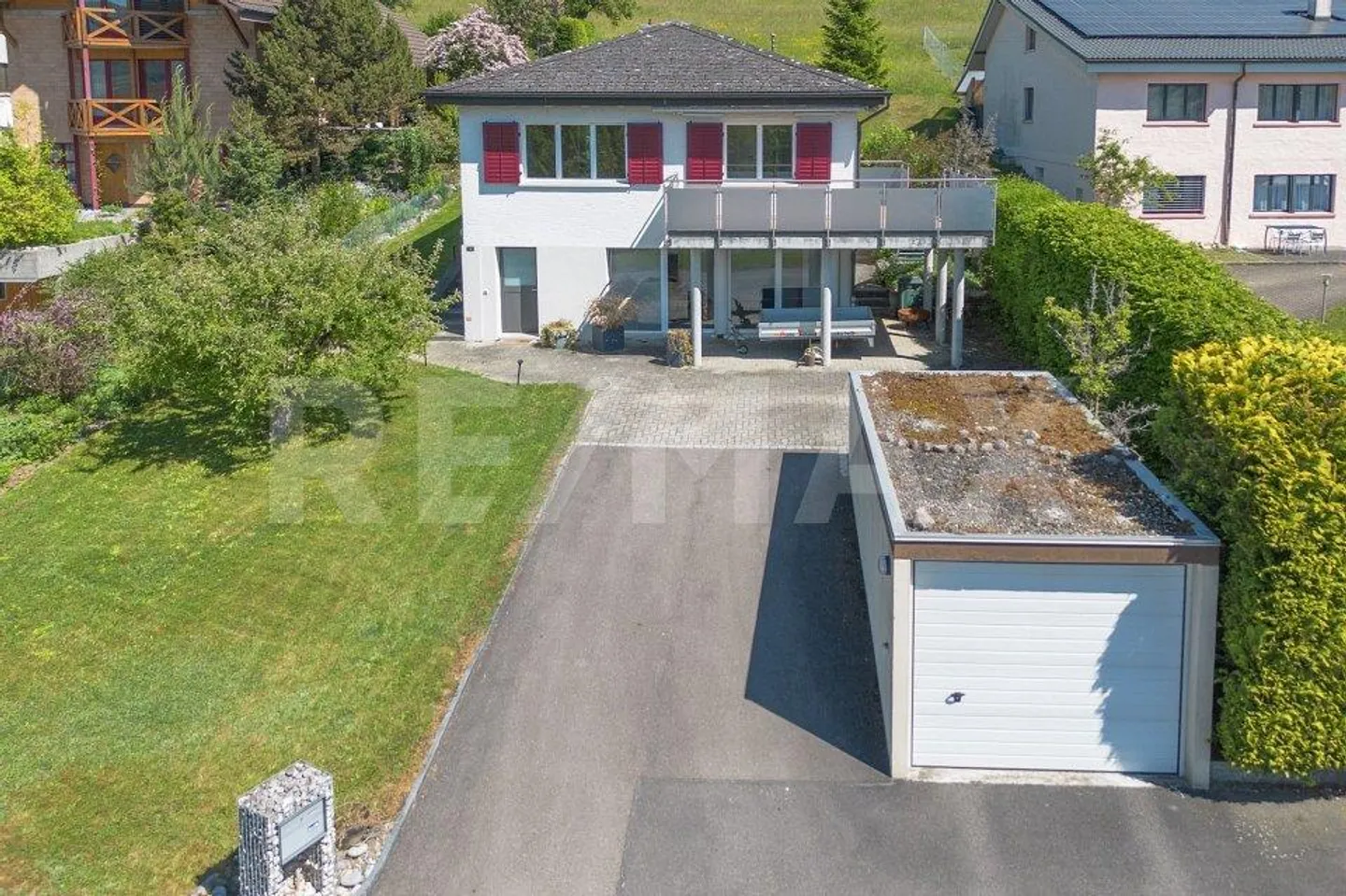 Maison individuelle de 5 pièces avec pergola couverte et jardin d'hiver - Photo 4 sur 13