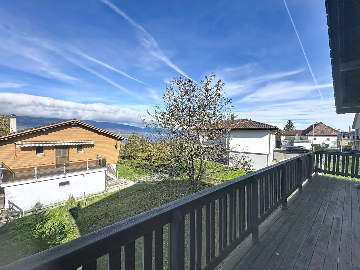 CHARMANTES EINZELCHALET MIT BICK ÜBER DEN SEE! - Foto 3 von 17