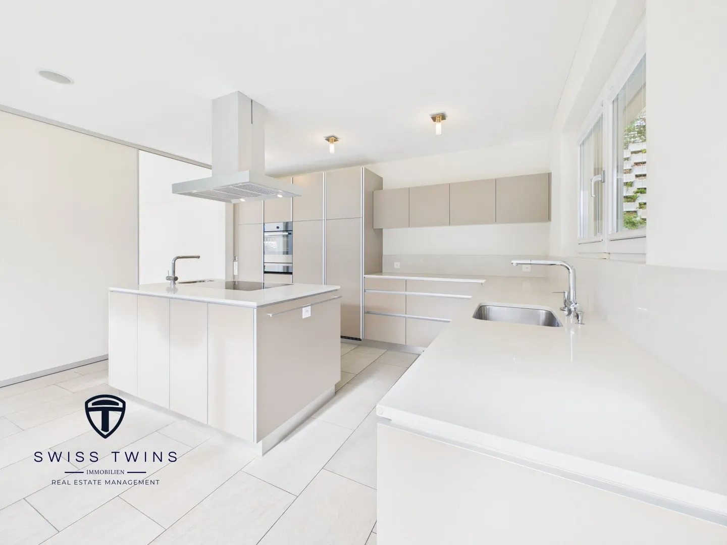 Esperienza abitativa spaziosa e moderna con vista mozzafiato a Sonnenberg - Foto 8 di 22