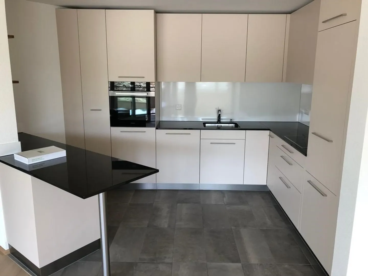 Appartement 3,5 pièces au rez-de-chaussée - Photo 3 sur 6