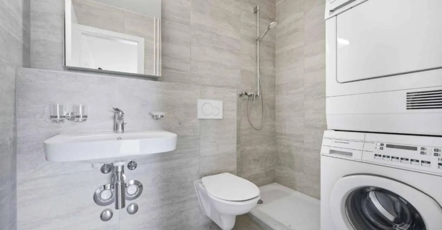 Superbo appartamento ristrutturato di 3,5 locali con vista lago - Foto 4 di 4