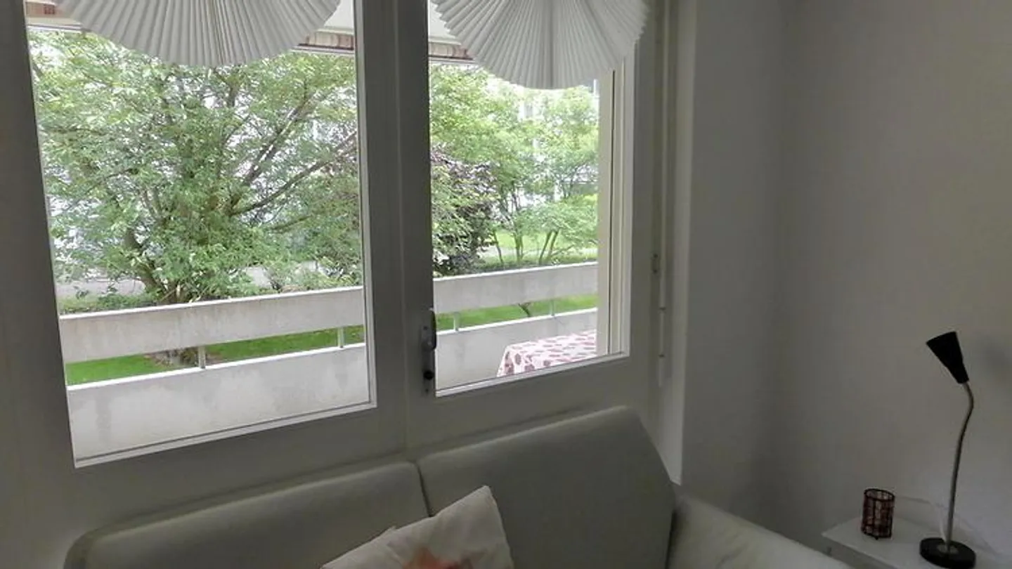 APPARTEMENT 1½ PIÈCE À KIRCHBERG (BE), MEUBLÉ - Photo 3 sur 9