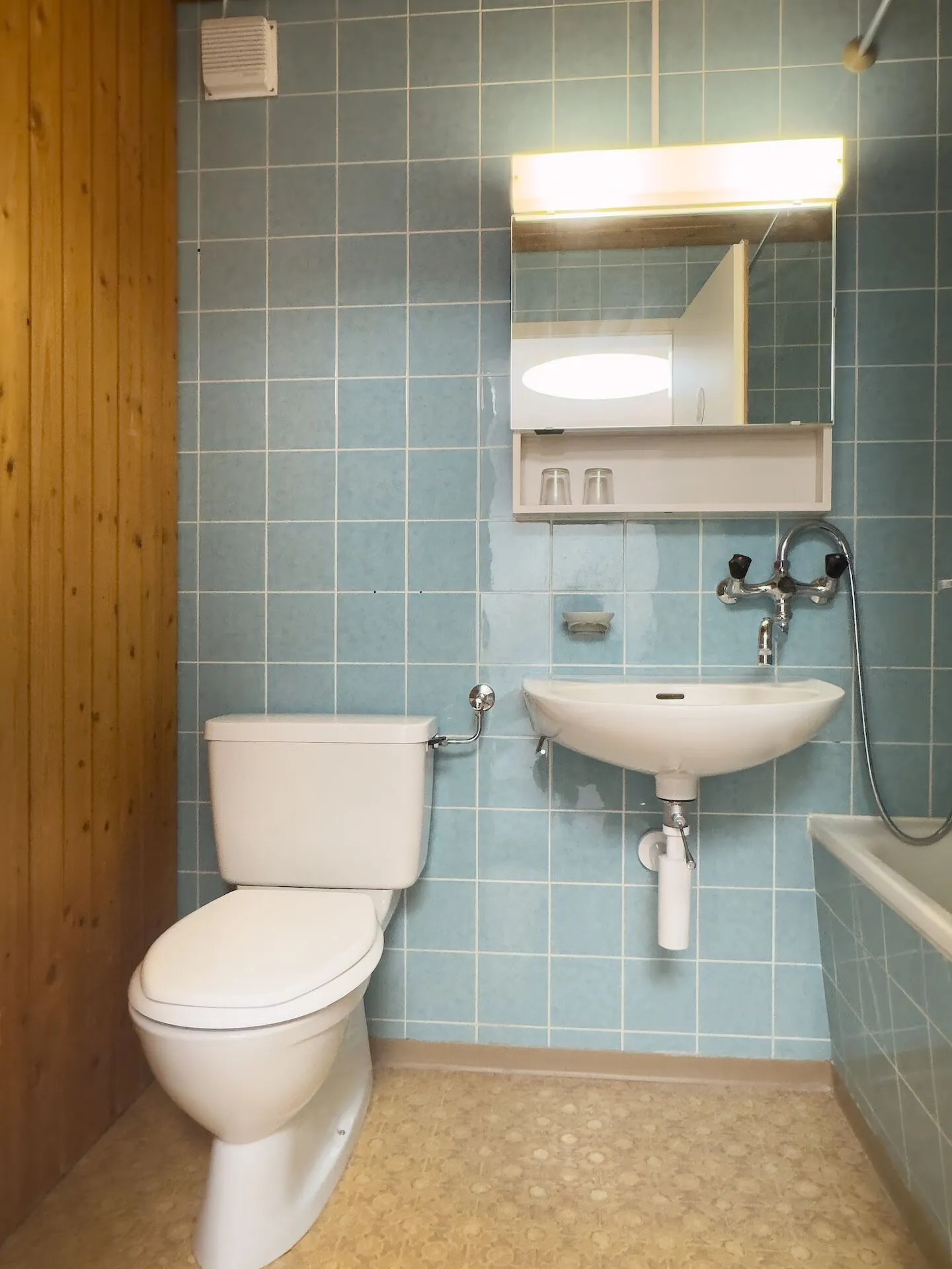 3.5-room terraced house, originally 4.5 rooms, with easy-care surroundings, single garage and beautiful view location at the gateway to the city of Thun - Photo 12 of 27