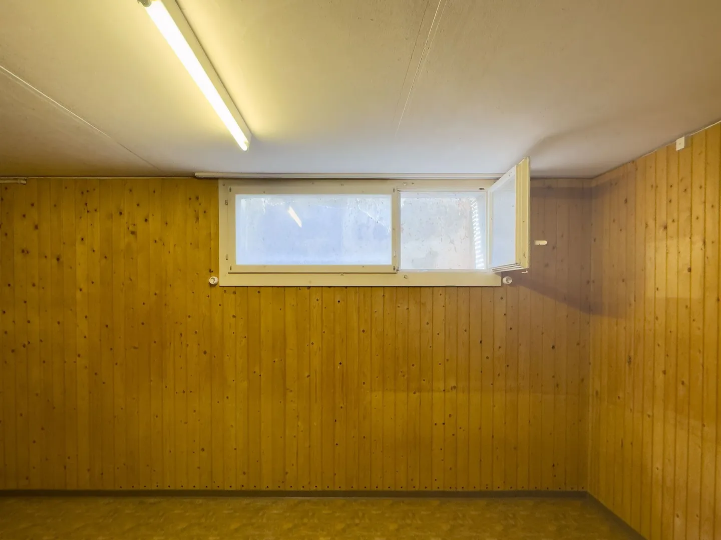3.5-room terraced house, originally 4.5 rooms, with easy-care surroundings, single garage and beautiful view location at the gateway to the city of Thun - Photo 20 of 27