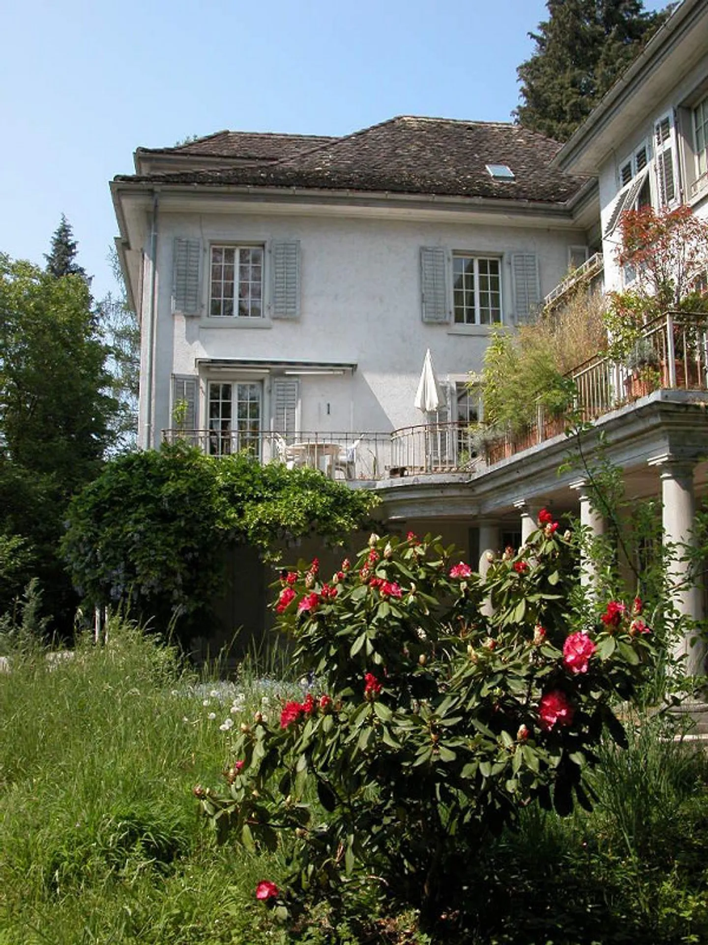 Nuovo appartamento ristrutturato in bella villa - Foto 2 di 14