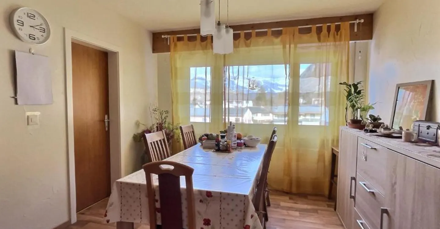 Charmante Attikwohnung mit Aussicht - Foto 4 von 13